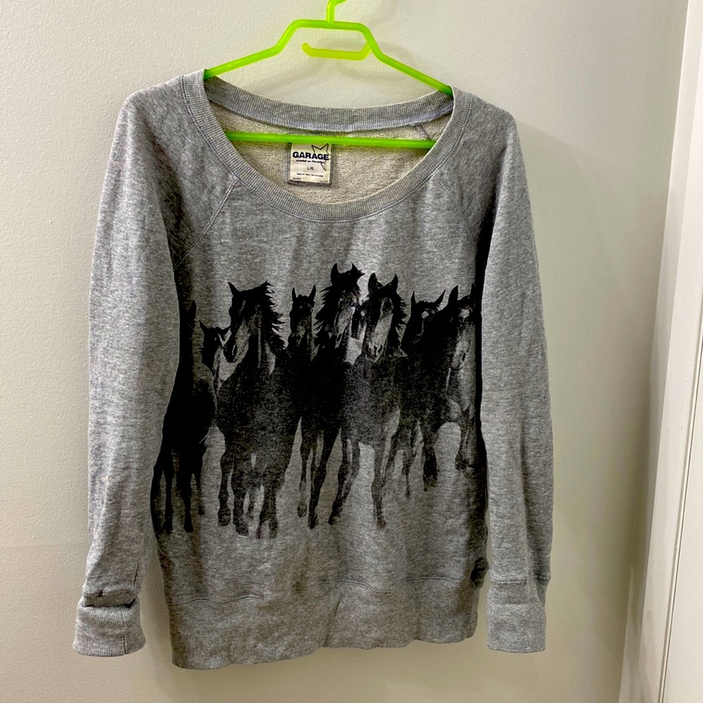 I am selling a cotton and polyester top, in new condition.
